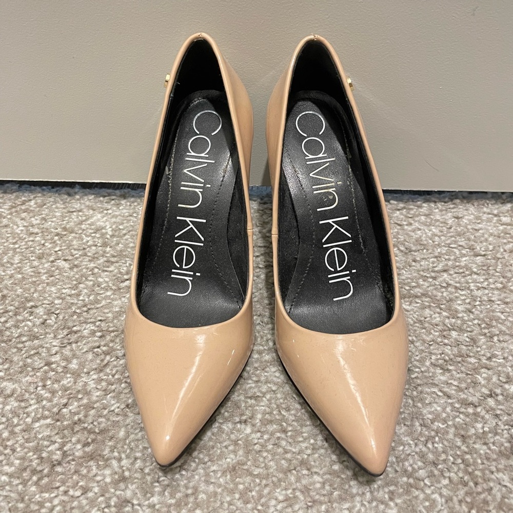 Calvin Klein Heels Closed Toe Pumps Brady Nude size 4